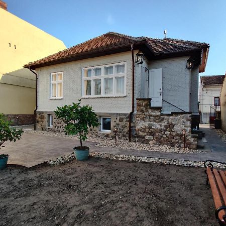 Vila Orient Hunedoara Exterior photo